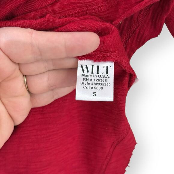 Wilt Small Red Slub Cotton V-Neck 3/4 Sleeve High-Low Raw Hem Top Made in USA - Picture 5 of 9